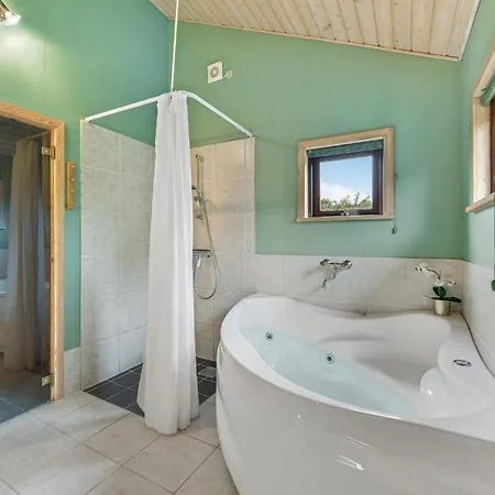 Ferienhaus 2 Bedroom Amazing In